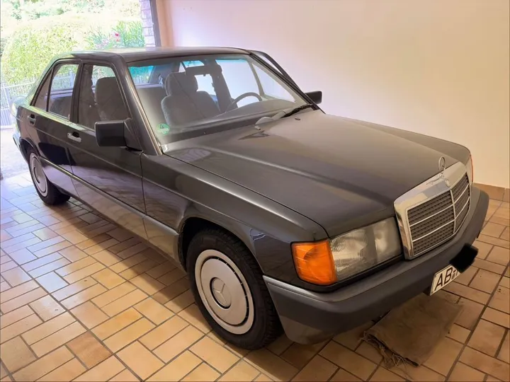 Mercedes-Benz 190