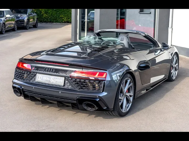 Audi R8