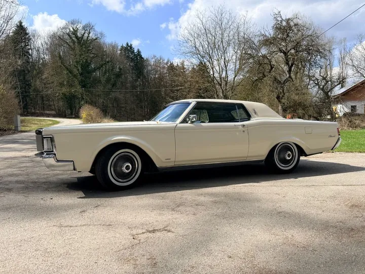 Lincoln Continental