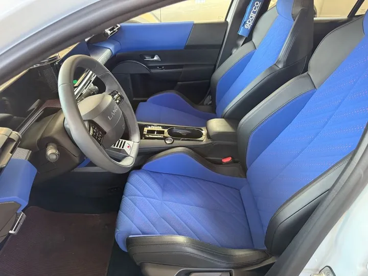 Lancia Ypsilon
