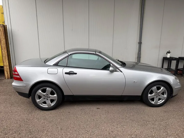 Mercedes-Benz SLK 200