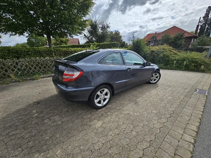 Mercedes-Benz C 220