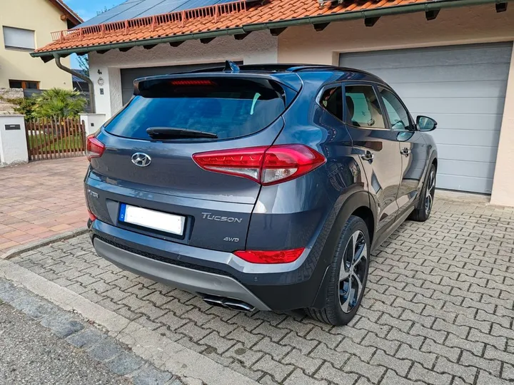 Hyundai TUCSON
