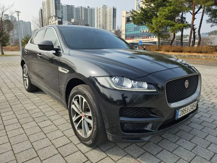 Jaguar F-PACE
