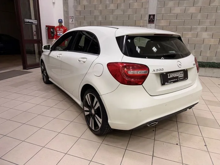 Mercedes-Benz A 200