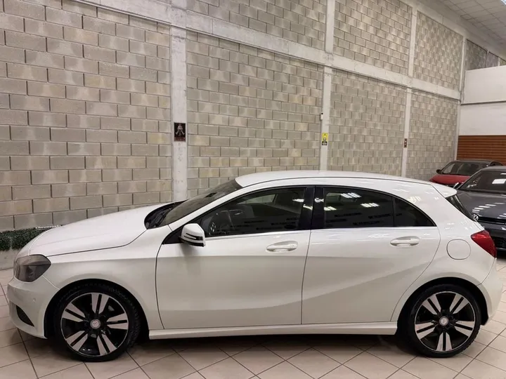 Mercedes-Benz A 200