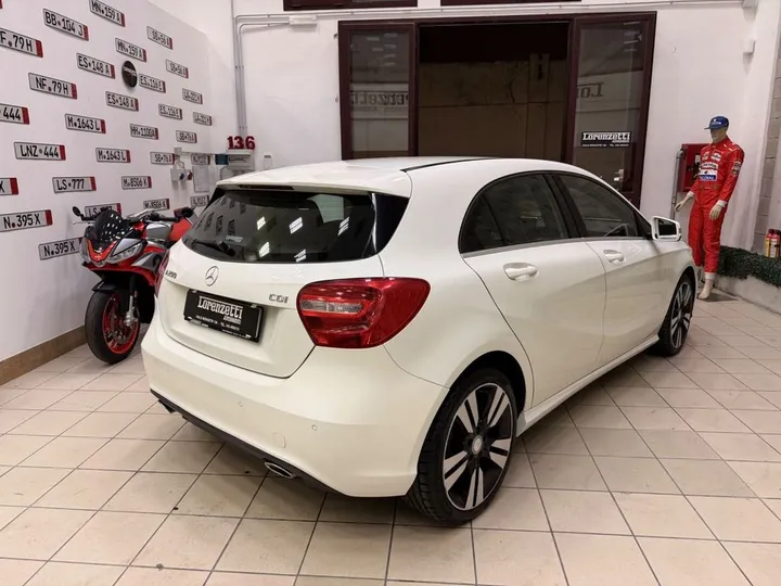 Mercedes-Benz A 200