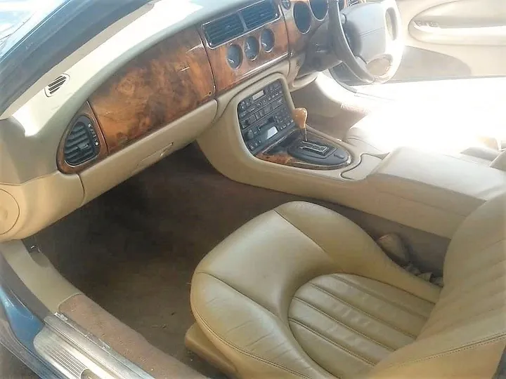 Jaguar XK8