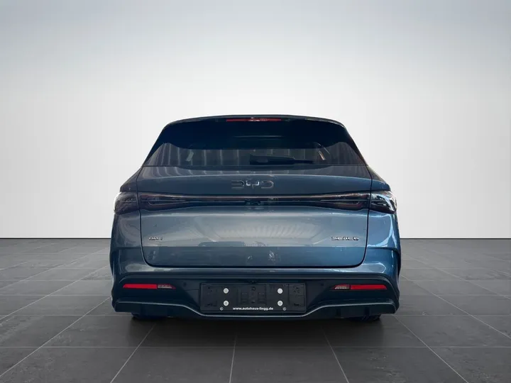 BYD SEAL 6