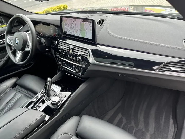 BMW 530