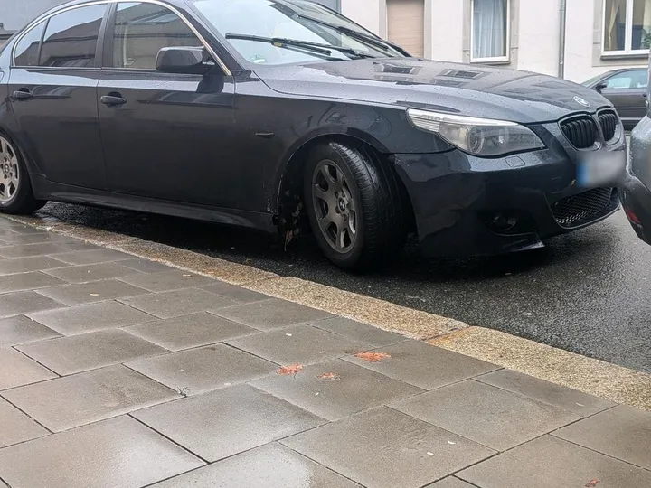 BMW 525