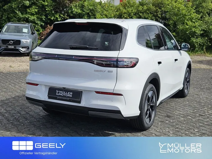 Geely E5