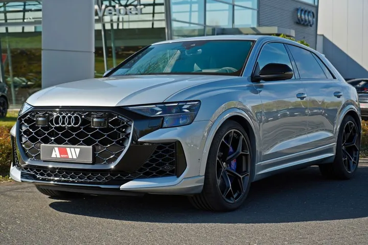 Audi RSQ8