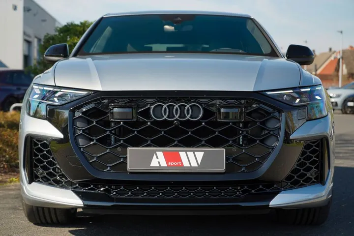 Audi RSQ8