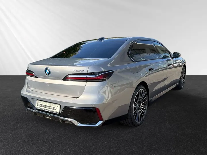 BMW 750