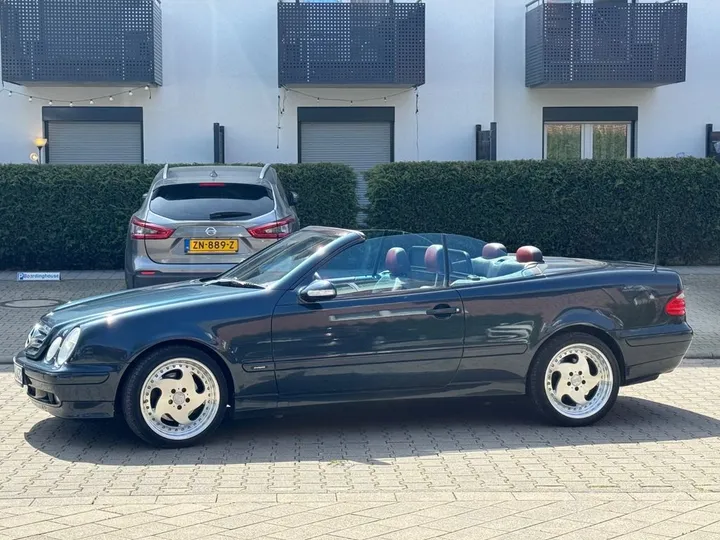 Mercedes-Benz CLK 320