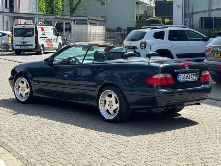 Mercedes-Benz CLK 320