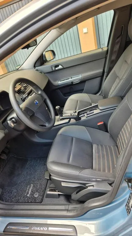 Volvo V50