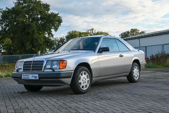 Mercedes-Benz 230