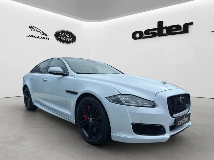 Jaguar XJR