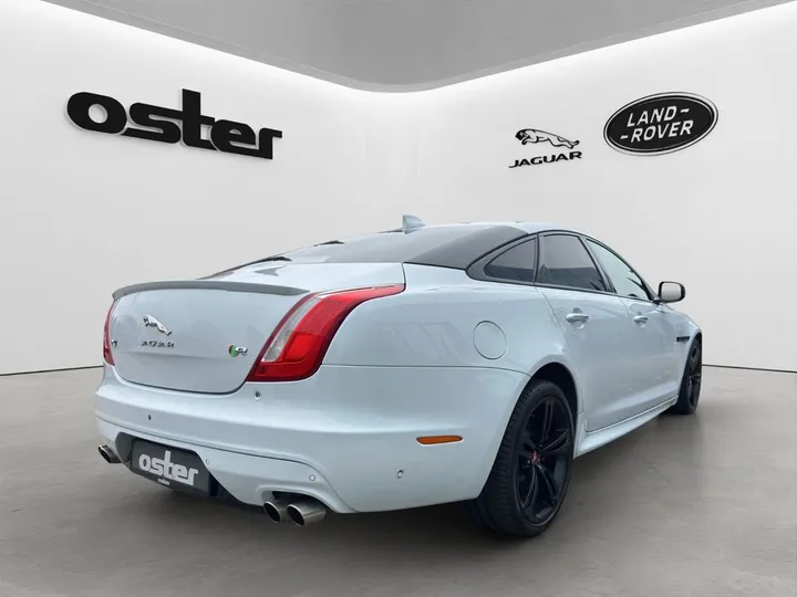 Jaguar XJR