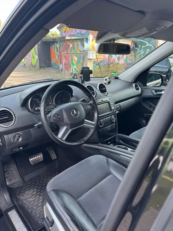 Mercedes-Benz ML 320