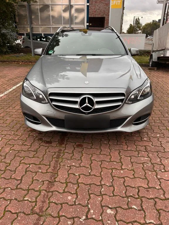 Mercedes-Benz E 220