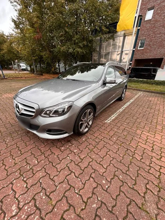 Mercedes-Benz E 220