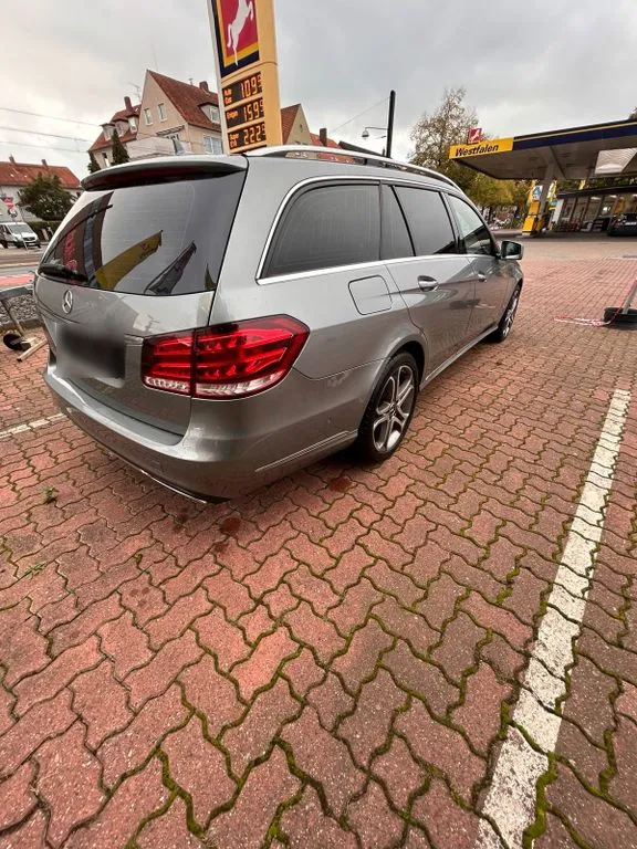 Mercedes-Benz E 220
