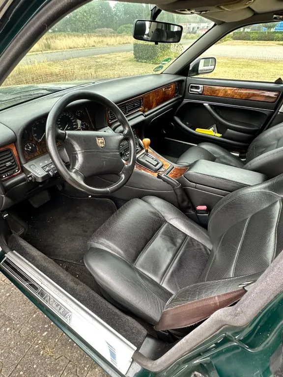 Jaguar XJ6