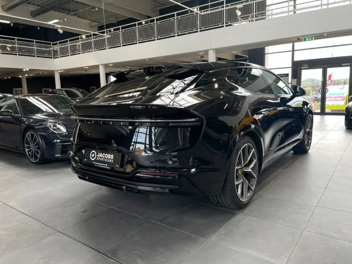 Lotus Eletre