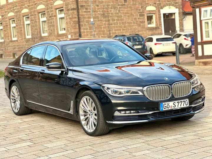BMW 730