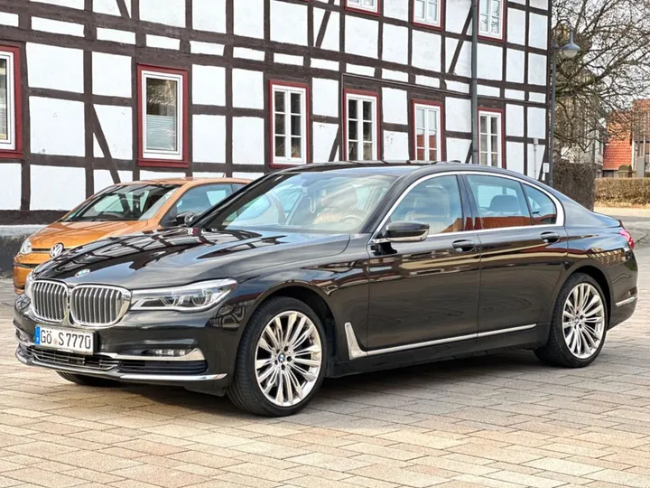 BMW 730