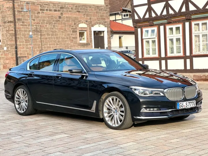 BMW 730
