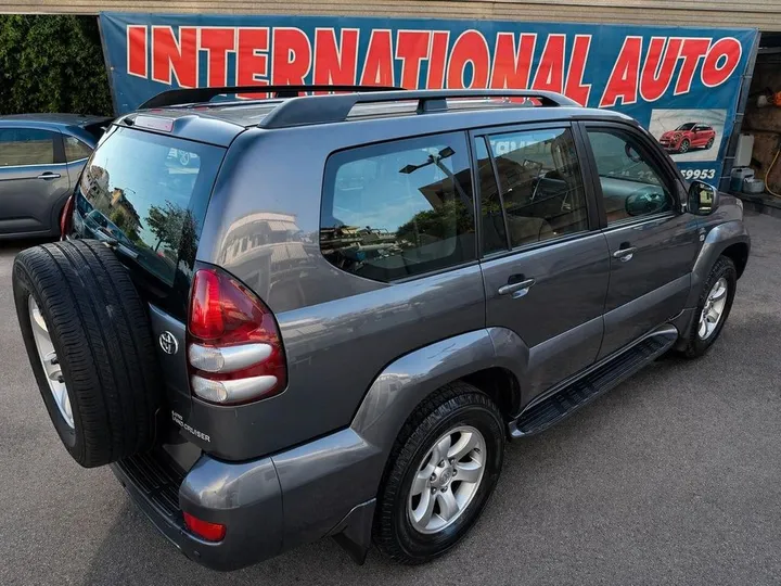 Toyota Land Cruiser