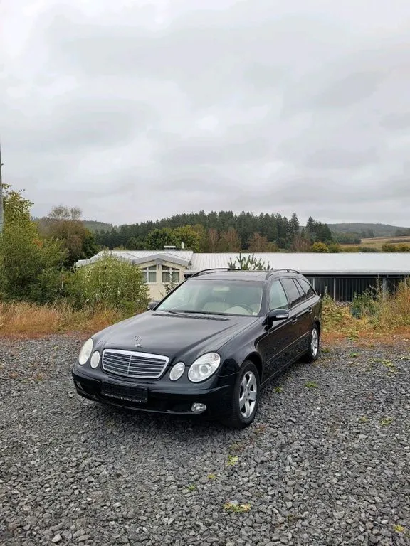 Mercedes-Benz E 320