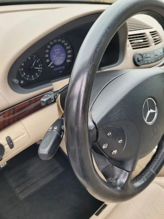 Mercedes-Benz E 320