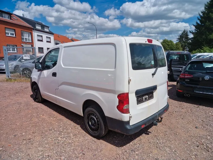 Nissan NV200