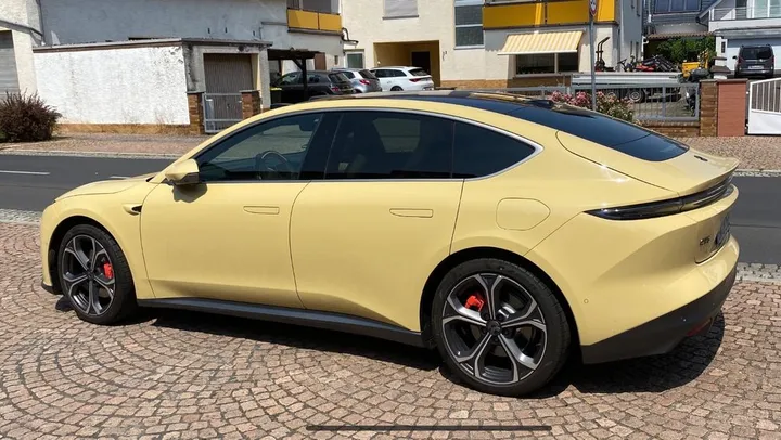 NIO ET5