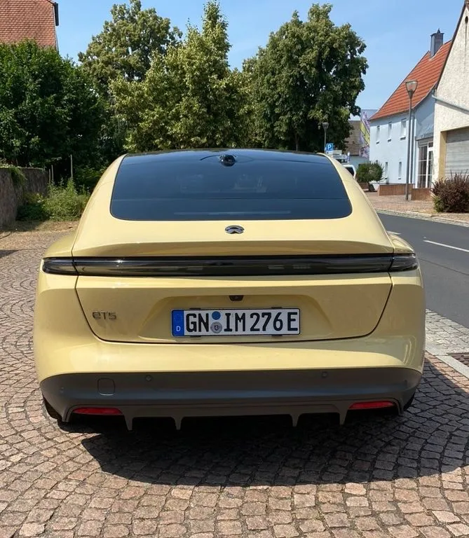 NIO ET5