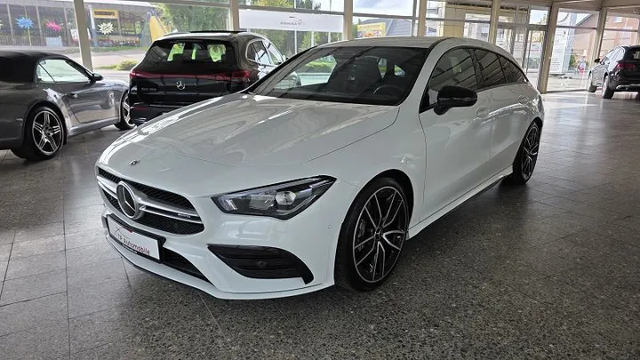 Mercedes-Benz CLA 35 AMG Shooting Brake