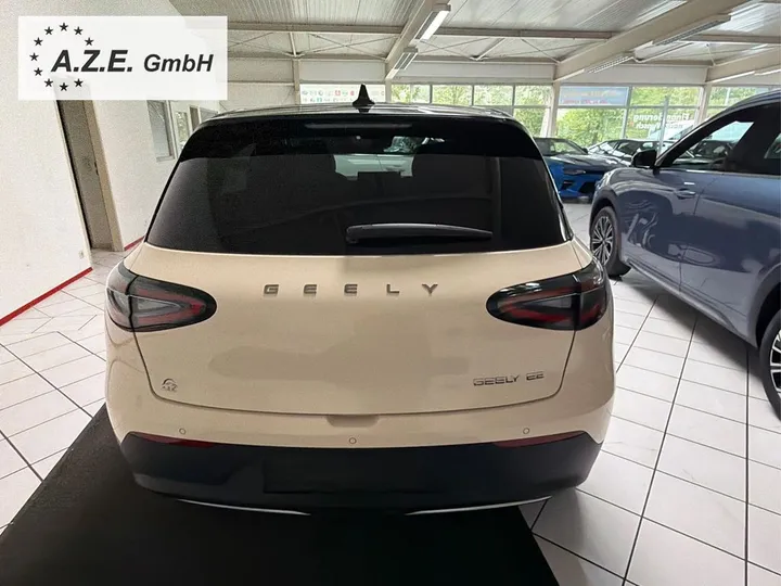 Geely E2