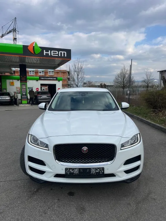 Jaguar F-Pace
