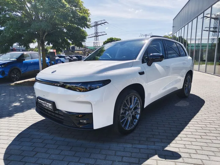 Leapmotor C10