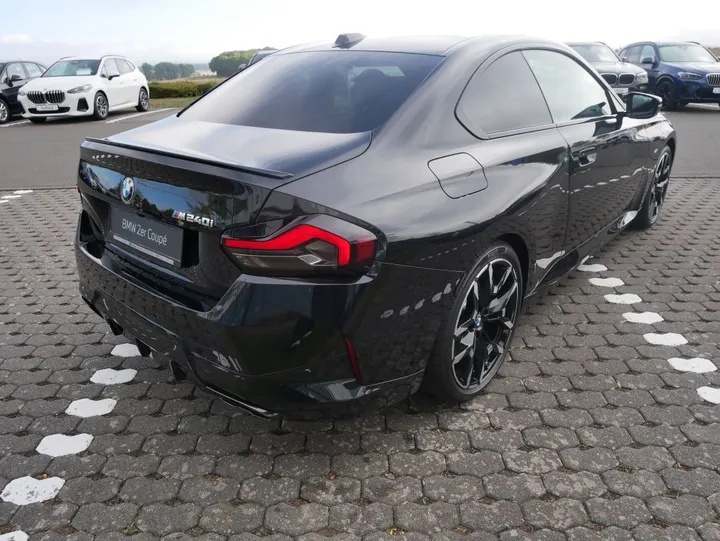 BMW M240i