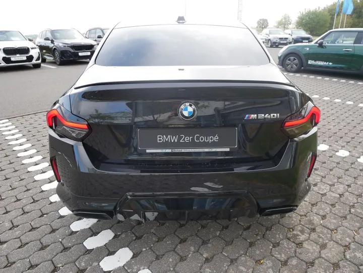 BMW M240i