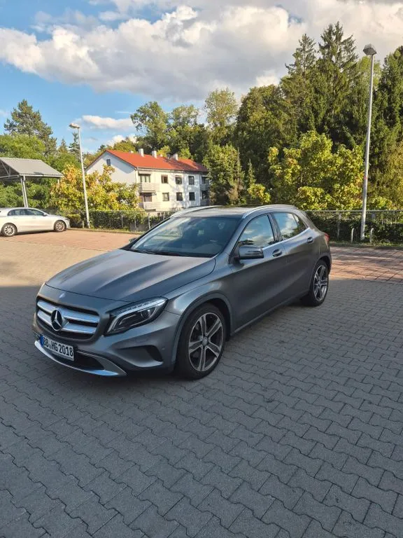 Mercedes-Benz GLA 250