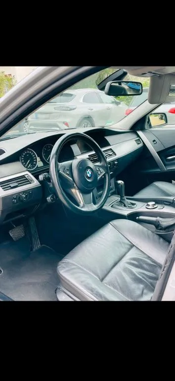BMW 525