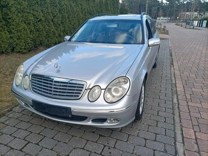 Mercedes-Benz E 220