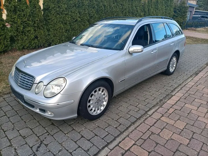Mercedes-Benz E 220